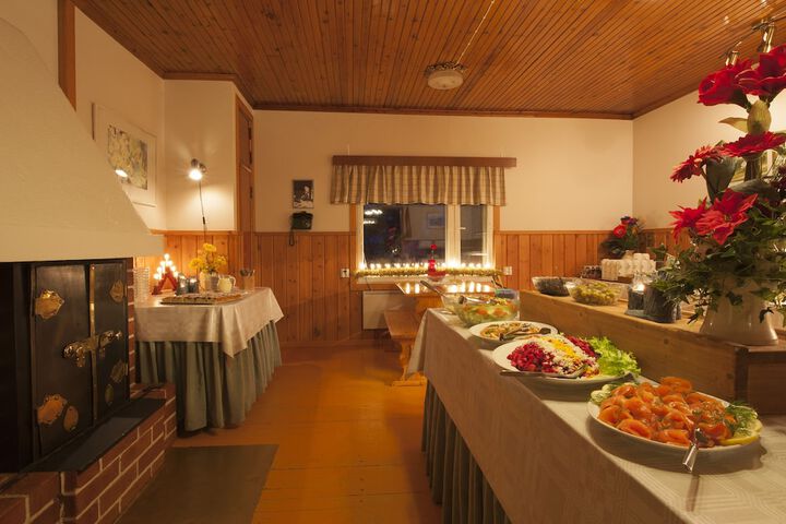 Dining 73 of 123