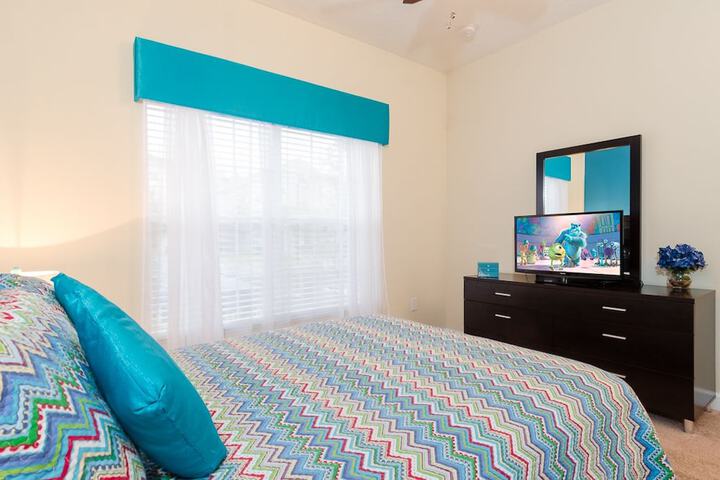 Room 7 of 33