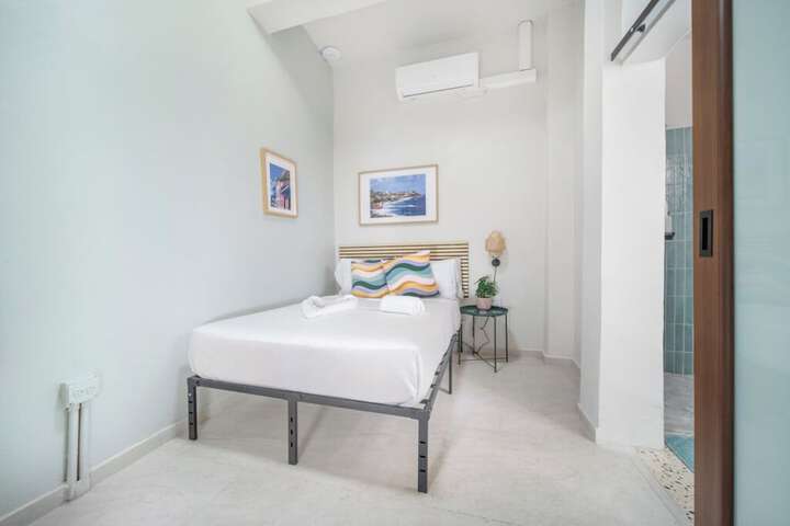 Room 5 of 21