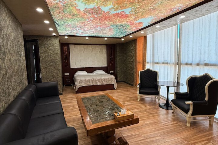 Room 7 of 34