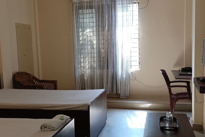 Room 11 of 37