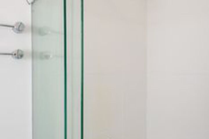 Room 4 of 38