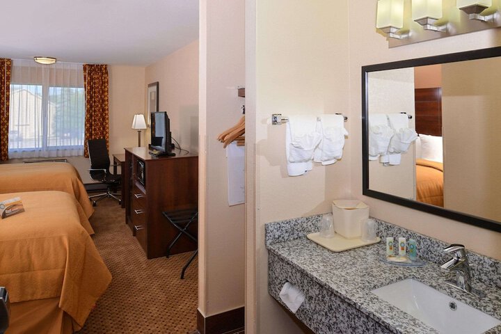 2 Double Beds (2 of 7)