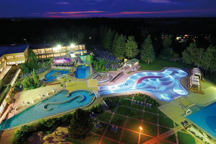 Pool Hotel