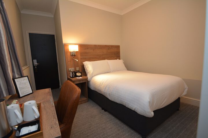 Room 7 of 14