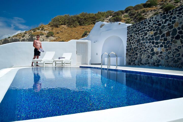 Pool 273 of 295