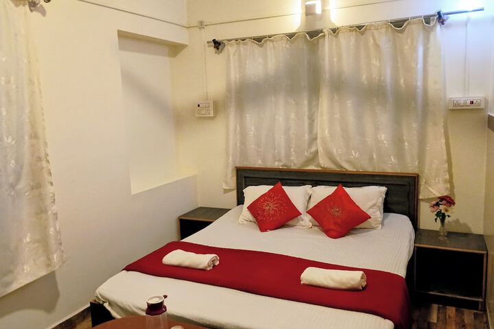 Room 8 of 31