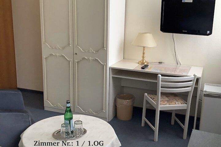 Room 38 of 106