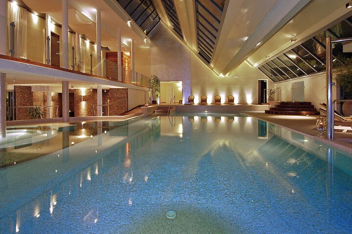 Hotel with Pool
