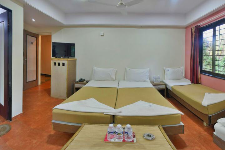Room 15 of 28