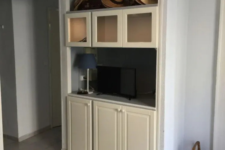 Room 5 of 13