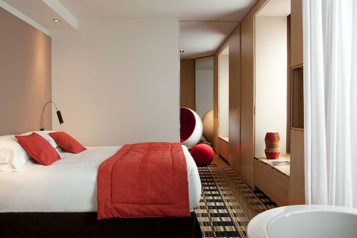 Room 12 of 73