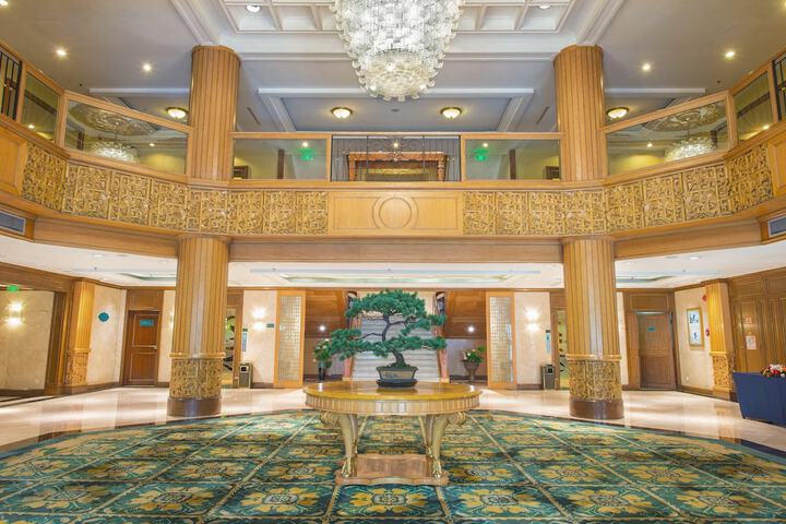 Hotel Lobby