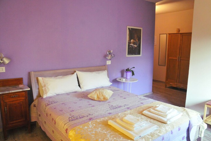 Room 5 of 72