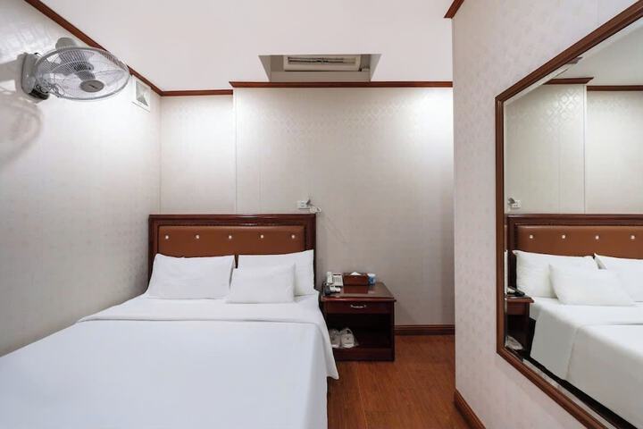 Room 10 of 25