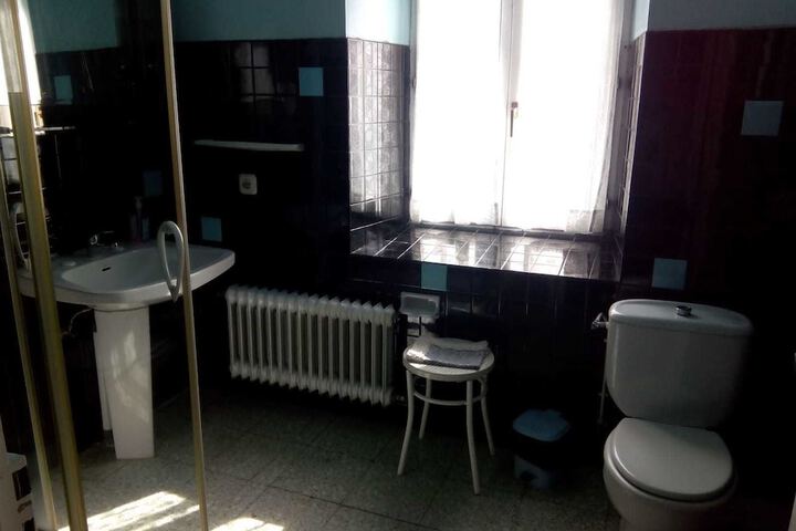Room 16 of 29