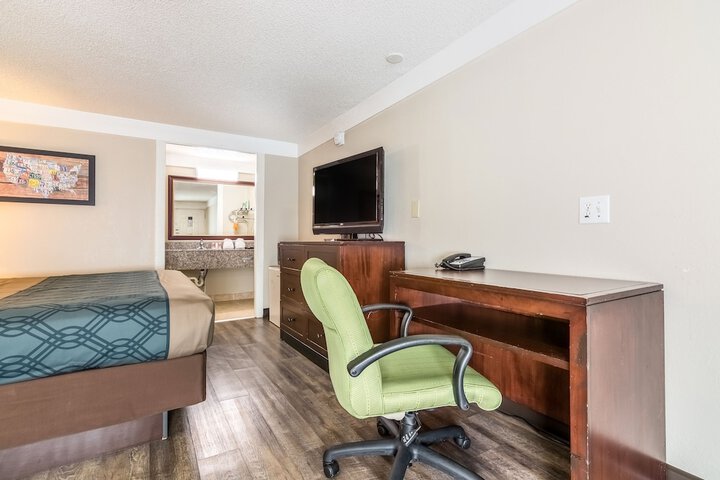 Room 7 of 37