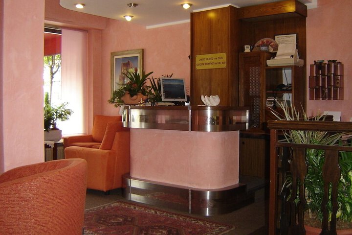 Hotel Interior 6 of 33