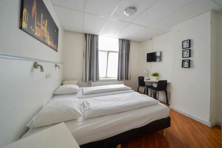 Room 11 of 52
