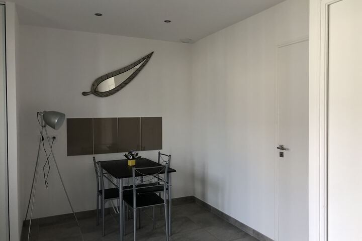 Room 14 of 32