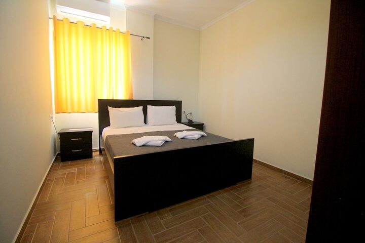 Room 32 of 245