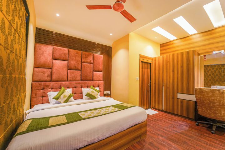 Room 20 of 49