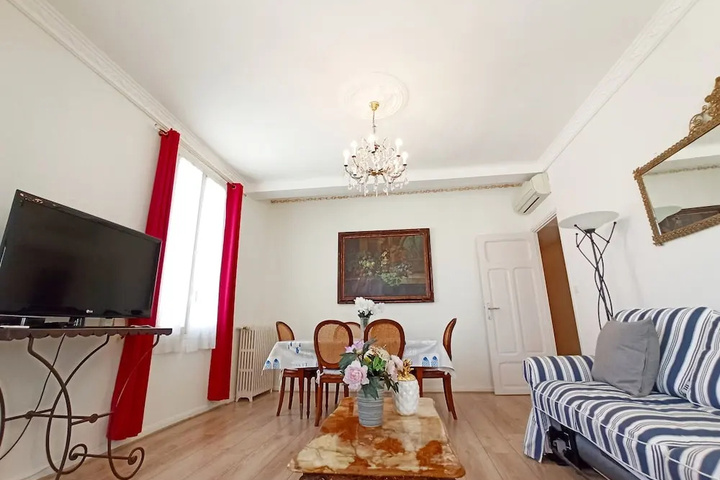 Room 2 of 12
