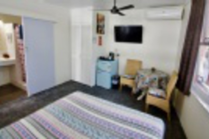 Room 148 of 228