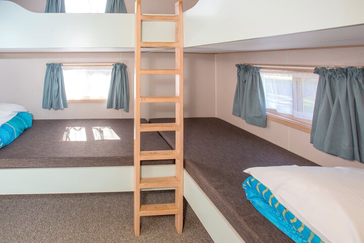 Room 27 of 84