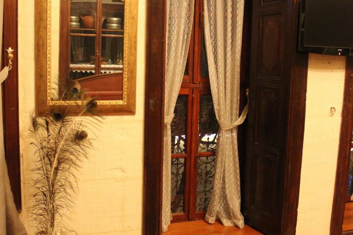 Room 25 of 43