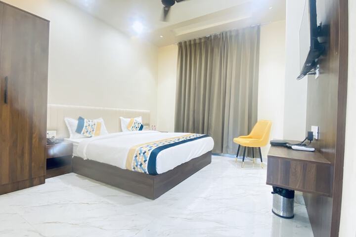 Room 3 of 5