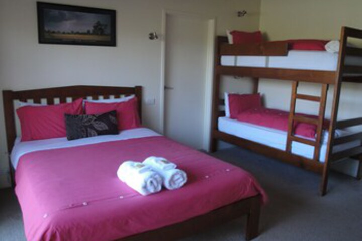 Room 10 of 111