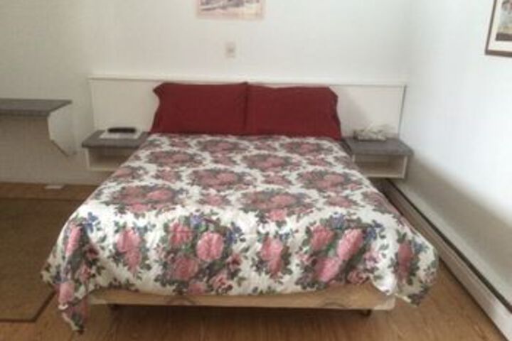 Room 10 of 25