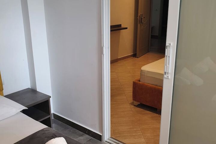 Room 68 of 137