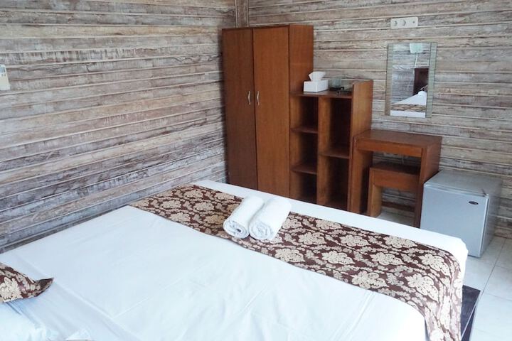 Room 15 of 53