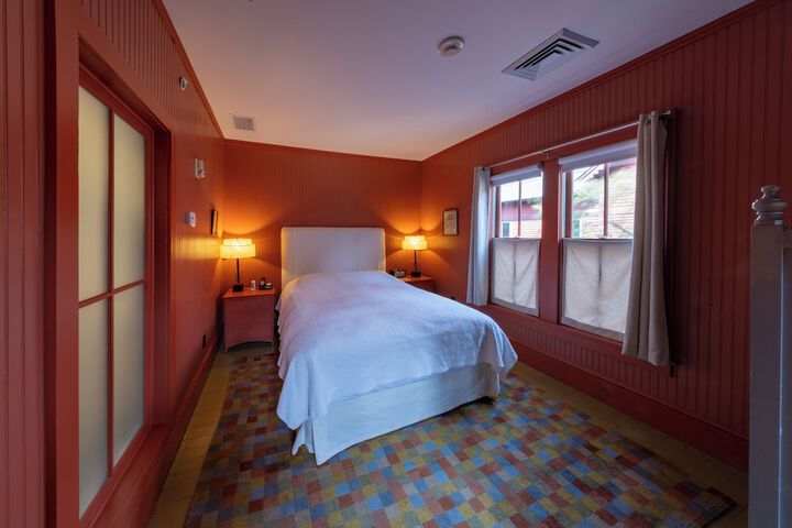 Room 30 of 89