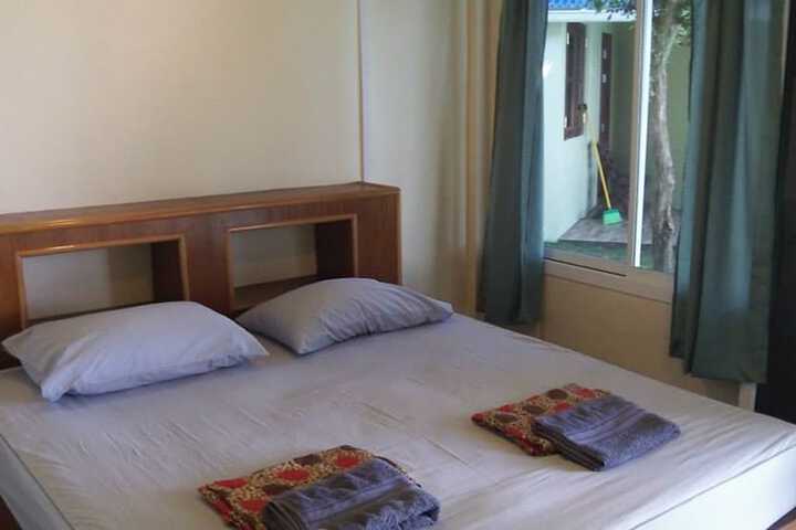Room 4 of 13
