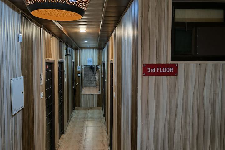 Hotel Interior 4 of 92