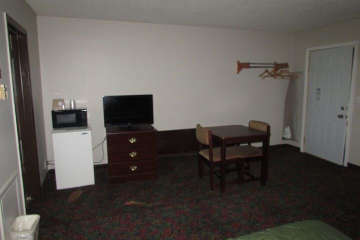 1 King Bed (18 of 19)