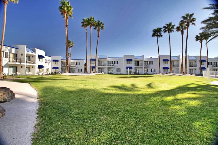 Hotel Exterior 93 of 113