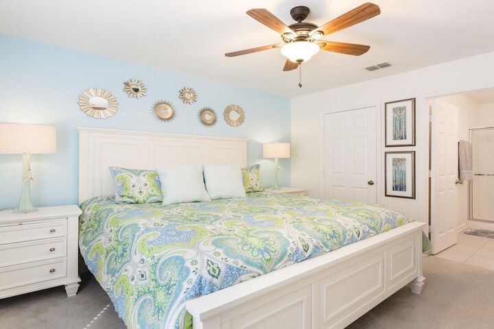 Room 2 of 710