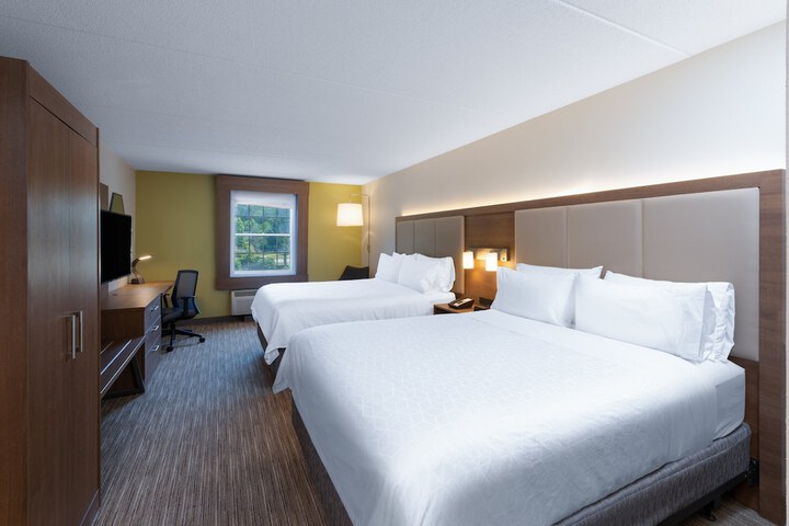 Standard 2 Queen Beds Accessible (8 of 17)