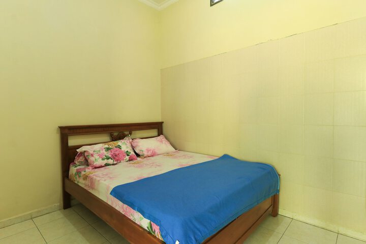 Room 2 of 65