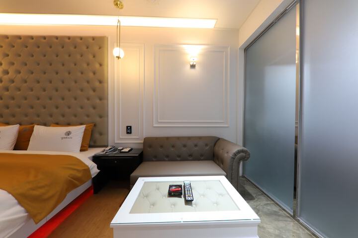 Room 13 of 58