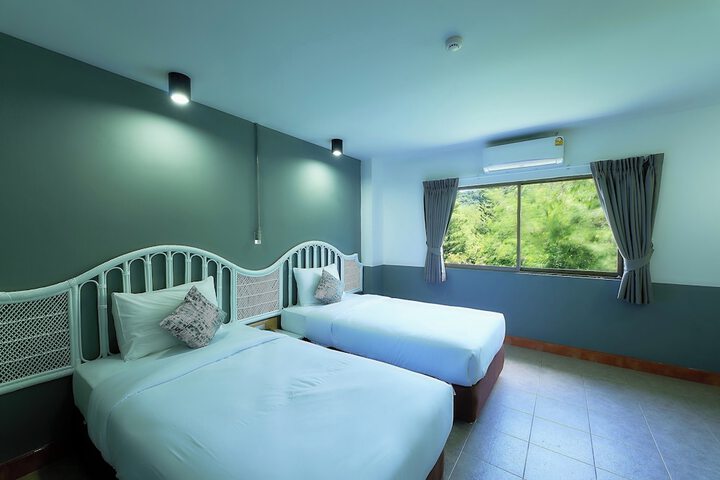 Room 17 of 36