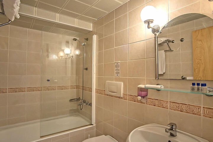 Clean Restrooms