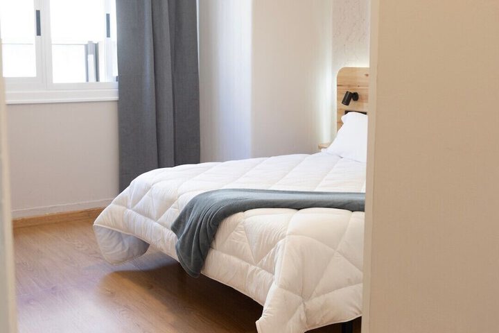 Room 10 of 34