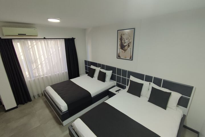 Room 10 of 65