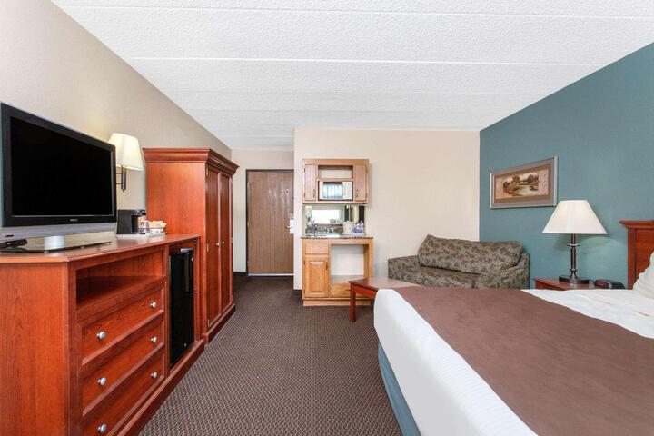 1 King Bed (4 of 12)