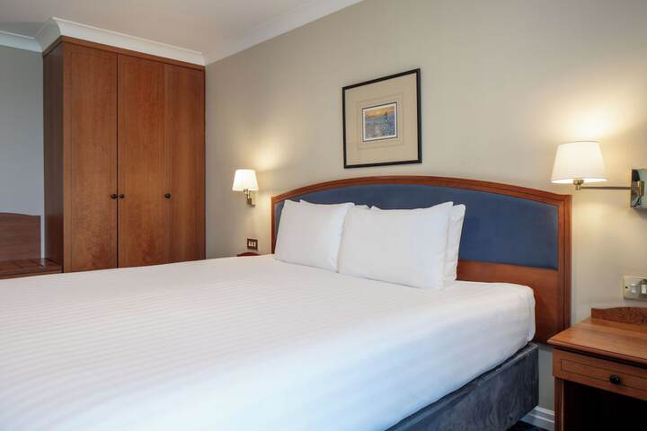 Room 34 of 152